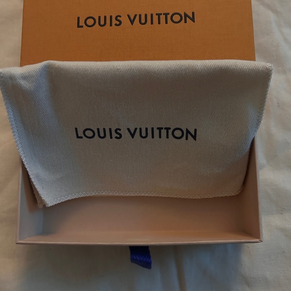 Louis Vuitton Orange box with Dust Bag - Picture 6 of 6